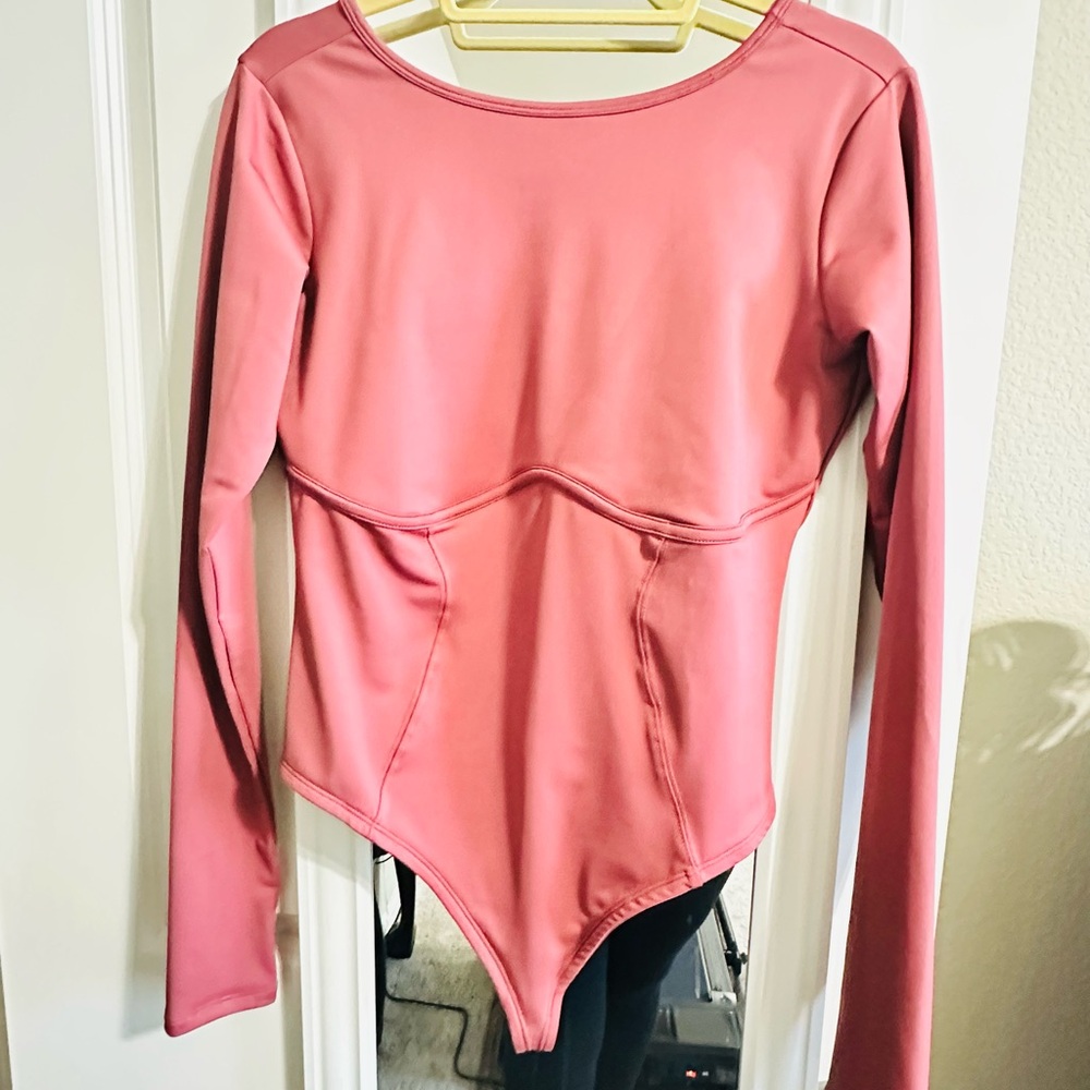 Fabletics x Kelly Rowland Pink Sculpt Long Sleeve Thong Bodysuit – Size L